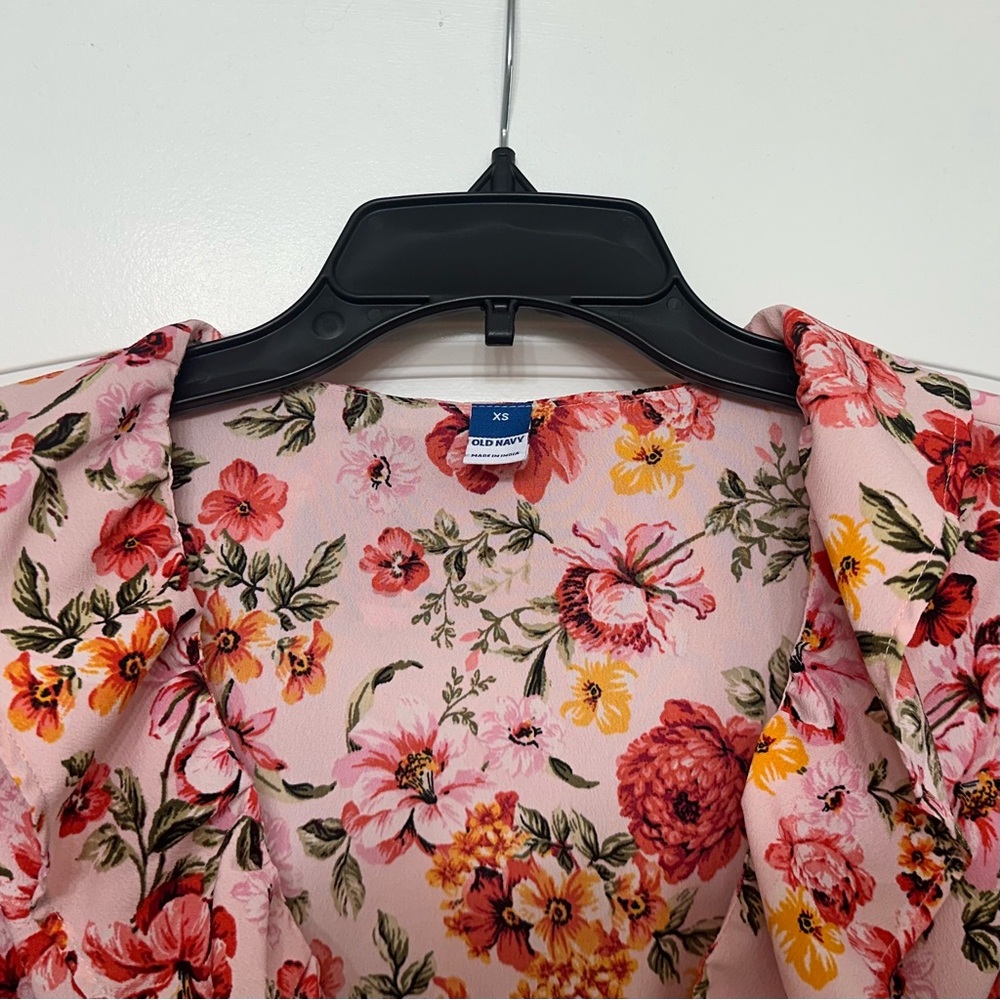 Floral Ruffle Blouse - Picture 3 of 5